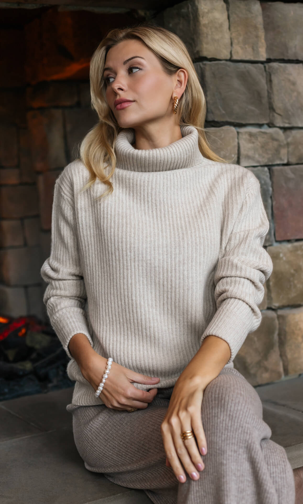 Tessa Cashmere Turtleneck Sweater
